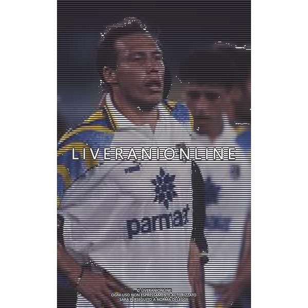 RETROSPETTIVA NESTOR SENSINI CALCIATORE NELLA FOTO NESTOR SENSINI CON LA MAGLIA DEL PARMA AG ALDO LIVERANI SAS