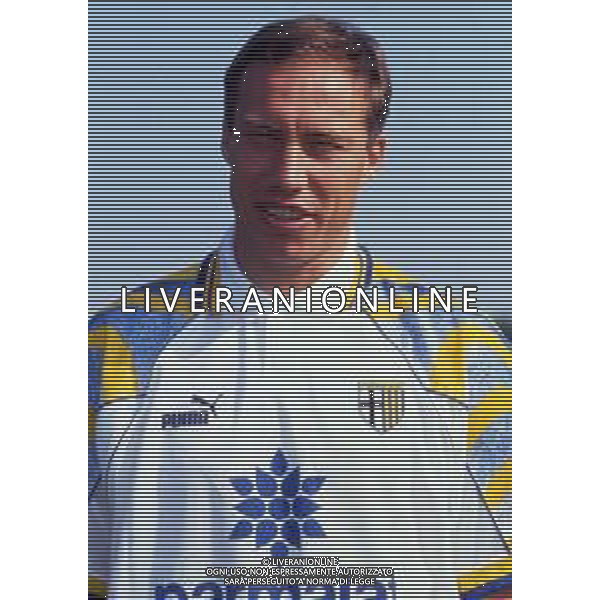 RETROSPETTIVA NESTOR SENSINI CALCIATORE NELLA FOTO NESTOR SENSINI CON LA MAGLIA DEL PARMA AG ALDO LIVERANI SAS