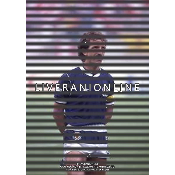 RETROSPETTIVA GRAEME SOUNESS CALCIATORE E ALLENATORE NELLA FOTO GRAEME SOUNESS CON LA MAGLIA DELLA NAZIONALE SOZZESE 1986 AG ALDO LIVERANI SAS