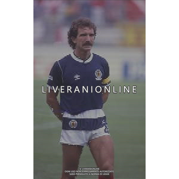 RETROSPETTIVA GRAEME SOUNESS CALCIATORE E ALLENATORE NELLA FOTO GRAEME SOUNESS CON LA MAGLIA DELLA NAZIONALE SOZZESE 1986 AG ALDO LIVERANI SAS