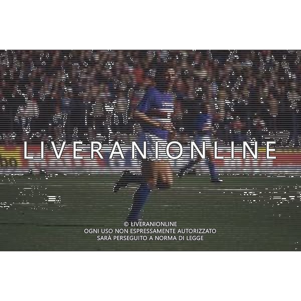 RETROSPETTIVA GRAEME SOUNESS CALCIATORE E ALLENATORE NELLA FOTO GRAEME SOUNESS CON LA MAGLIA DELLA SAMPDORIA AG ALDO LIVERANI SAS