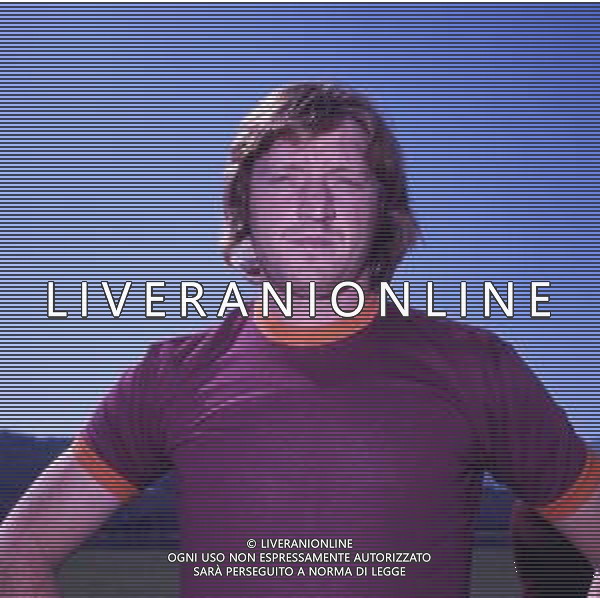 RETROSPETTIVA MUSIELLO GIULIANO CALCIATORE NELLA FOTO MUSIELLO GIULIANO CON LA MAGLIA DELLA ROMA CALCIO AG ALDO LIVERANI SAS