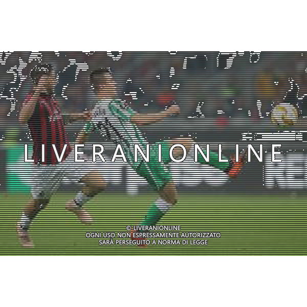 UEFA Europa League 2018/2019 Group Stage F Milano - 25.10.2018 Milan-Betis Siviglia Nella Foto: pepe reina ferma Giovani Lo Celso fuori area /Ph.Vitez-Ag. Aldo Liverani