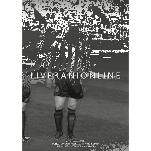 17-03-1993 MILANO CHAMPIONS LEAGUE MILAN PORTO 1-0 NELLA FOTO JEAN PIERRE PAPIN AG ALDO LIVERANI SAS