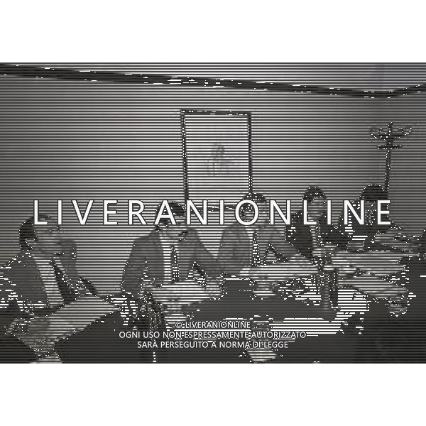 1985 MILANO-CONFERENZA STAMPA ASSOCALCIATORI NELLA FOTO PIERO VOLPI-GROSSO LEONARDO - AVVOCATO SERGIO CAMPANA-SILVANO MAIOLI E AGOSTINO DI BARTOLOMEI AG ALDO LIVERANI SAS