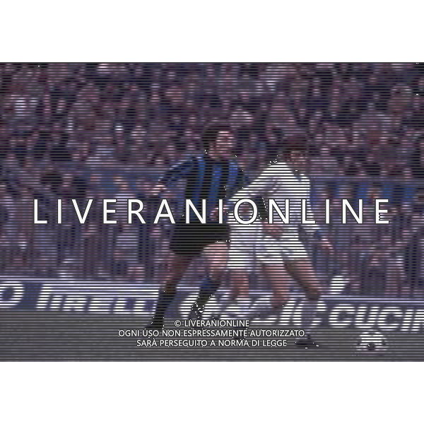 RETROSPETTIVA GIANFRANCO BEDIN CALCIATORE NELLA FOTO GIANFRANCO BEDIN CON LA MAGLIA DELL\'INTER E GIOVANNI IMPROTA IN INTER NAPOLI AG ALDO LIVERANI SAS