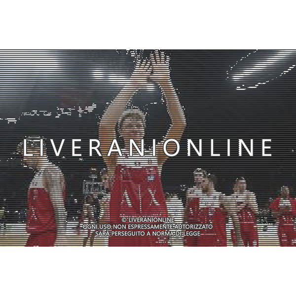 LegA BAsket A - V.L. PesAro - AX ArmAni EchAnge MilAno 28/10/2018 nellA foto: EsultAnzA finAle AX ArmAni EchAnge MilAno ©ClAudio ZAmAgni/AgenziA Aldo LiverAni / AGENZIA ALDO LIVERANI SAS - LegA Basket Serie A1 - V.L. PesAro - AX ArmAni EchAnge MilAno 28.10.2018