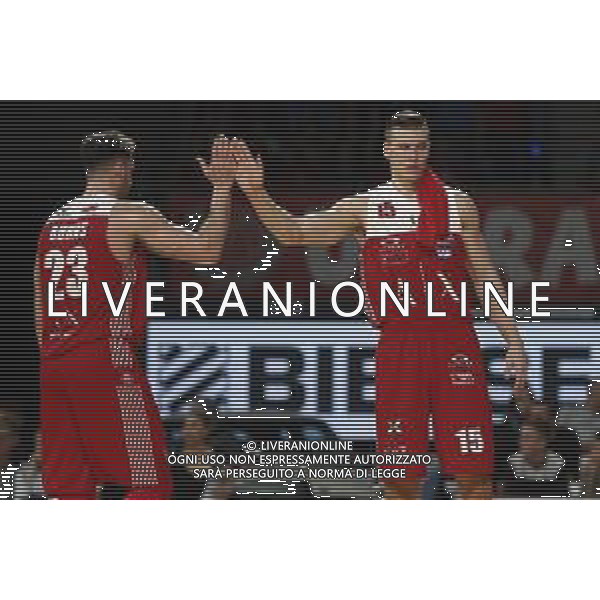 LegA BAsket A - V.L. PesAro - AX ArmAni EchAnge MilAno 28/10/2018 nellA foto: EsultAnzA Burns ChristiAn (AX ArmAni EchAnge MilAno) TArczewski KAleb (AX ArmAni EchAnge MilAno) ©ClAudio ZAmAgni/AgenziA Aldo LiverAni / AGENZIA ALDO LIVERANI SAS - LegA Basket Serie A1 - V.L. PesAro - AX ArmAni EchAnge MilAno 28.10.2018