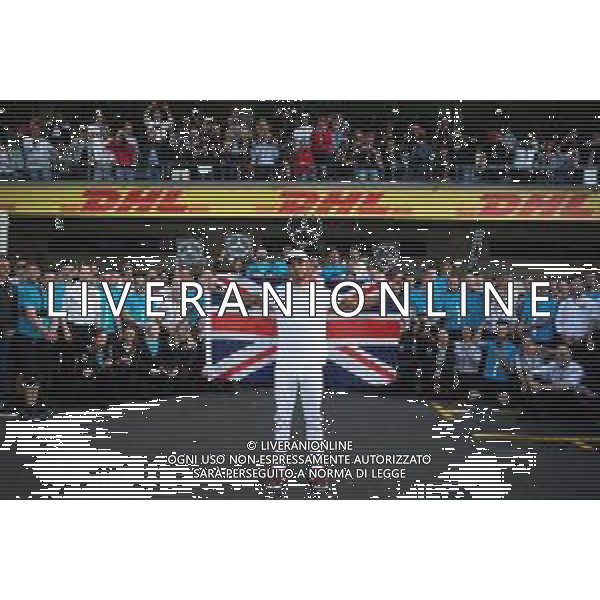 Lewis Hamilton (GBR) Mercedes AMG F1 celebrates winning the World Championship with the team. 28.10.2018. Formula 1 World Championship, Rd 19, Mexican Grand Prix, Mexico City, Mexico, Race Day. AG ALDO LIVERANI SAS-ONLY ITALY