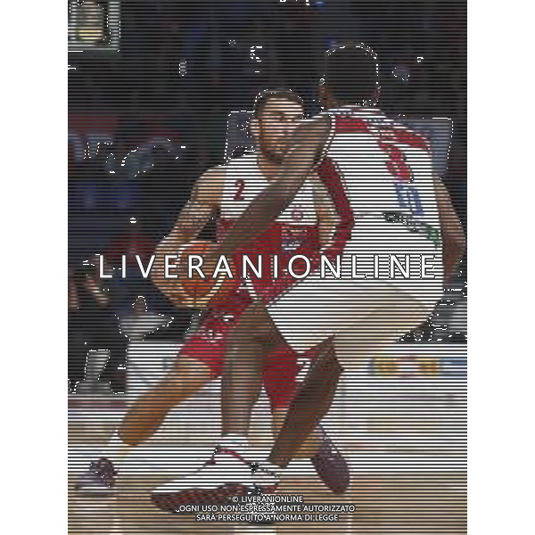 Lega Basket serie A - V.L. Pesaro - AX Armani Echange Milano 28/10/2018 nella foto: James Mike (AX Armani Echange Milano) Artis Dominic (V.L. Pesaro) ©Claudio Zamagni/Agenzia Aldo Liverani