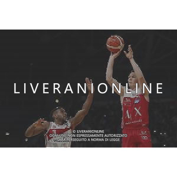 Lega Basket serie A- V.L. Pesaro - AX Armani Echange Milano 28/10/2018 nella foto: Bertans Daris (AX Armani Echange Milano) Artis Dominic (V.L. Pesaro) ©Claudio Zamagni/Agenzia Aldo Liverani