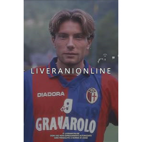 RETROSPETTIVA MASSIMO BRAMBILLA CALCIATORE NELLA FOTO MASSIMO BRAMBILLA CON LA MAGLIA DEL BOLOGNA CALCIO AG ALDO LIVERANI SAS