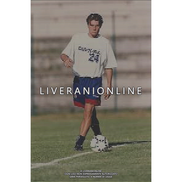 RETROSPETTIVA MASSIMO BRAMBILLA CALCIATORE NELLA FOTO MASSIMO BRAMBILLA CON LA MAGLIA DEL BOLOGNA CALCIO AG ALDO LIVERANI SAS