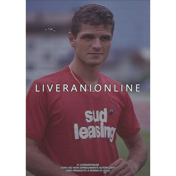 RETROSPETTIVA MASSIMO BRAMBATI CALCIATORE NELLA FOTO BRAMBATI MASSIMO CON LA MAGLIA DEL BARI AG ALDO LIVERANI SAS