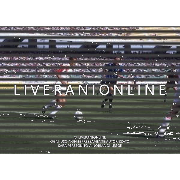 RETROSPETTIVA MASSIMO BRAMBATI CALCIATORE NELLA FOTO BRAMBATI MASSIMO CON LA MAGLIA DEL BARI AG ALDO LIVERANI SAS