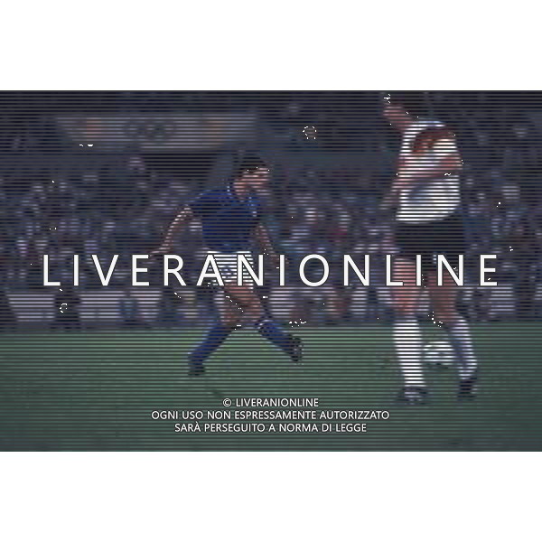 RETROSPETTIVA MASSIMO BRAMBATI CALCIATORE NELLA FOTO BRAMBATI MASSIMO CON LA MAGLIA DELLA NAZIONALE ITALIA AG ALDO LIVERANI SAS
