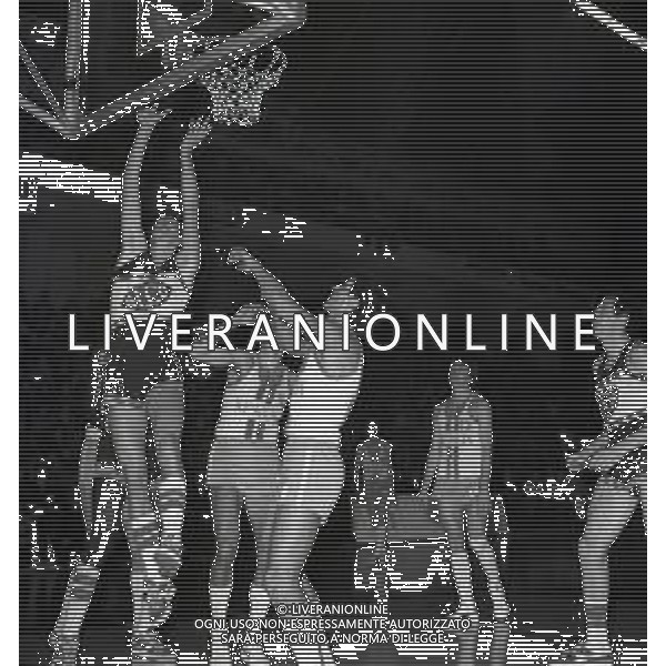 1977 CAMPIONATO DI BASKET SERIE A XEROX MILANO ALCO BOLOGNA NELLA FOTO AZIONE DI GIOCO AG ALDO LIVERANI SAS