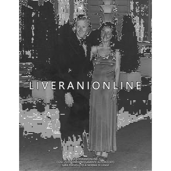 NINO FERRER, Cantante francese di origine italiana - RETROSPETTIVA nella foto con la moglie Jacqueline Monestier, detta Kinou © ARCHIVIO / AGENZIA ALDO LIVERANI SAS