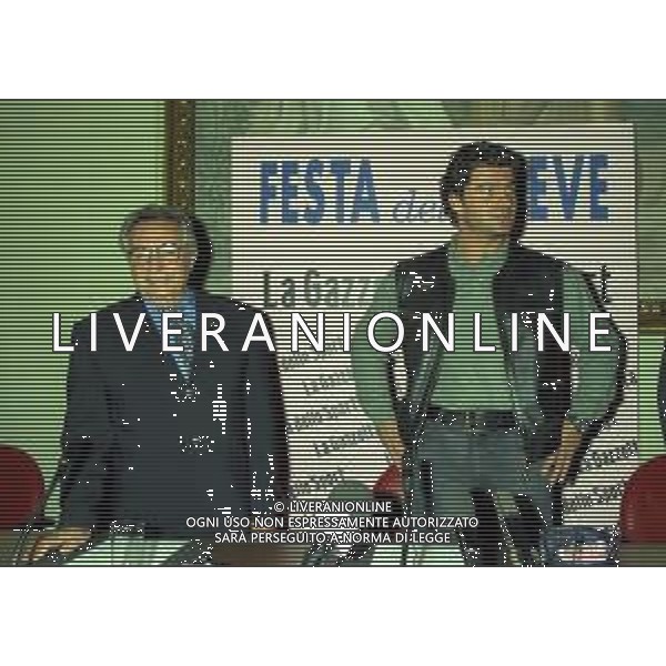 1996 MILANO FESTA DELLA NEVE ORGANIZZATA DALLA GAZZETTA DELLO SPORT NELLA FOTO ALBERTO TOMBA CON CANDIDO CANNAVO\' AG ALDO LIVERANI SAS