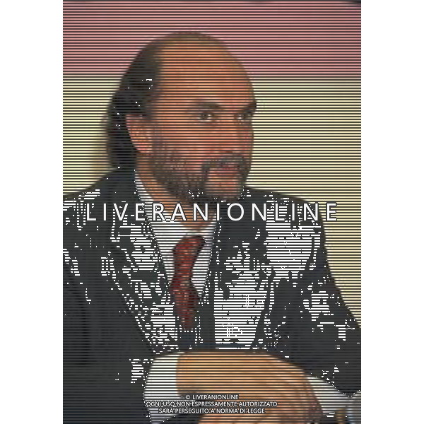 1996 MILANO FESTA DELLA NEVE ORGANIZZATA DALLA GAZZETTA DELLO SPORT NELLA FOTO GIANNI MERLO GIORNALISTA DELLA GAZZETTA DELLO SPORT AG ALDO LIVERANI SAS
