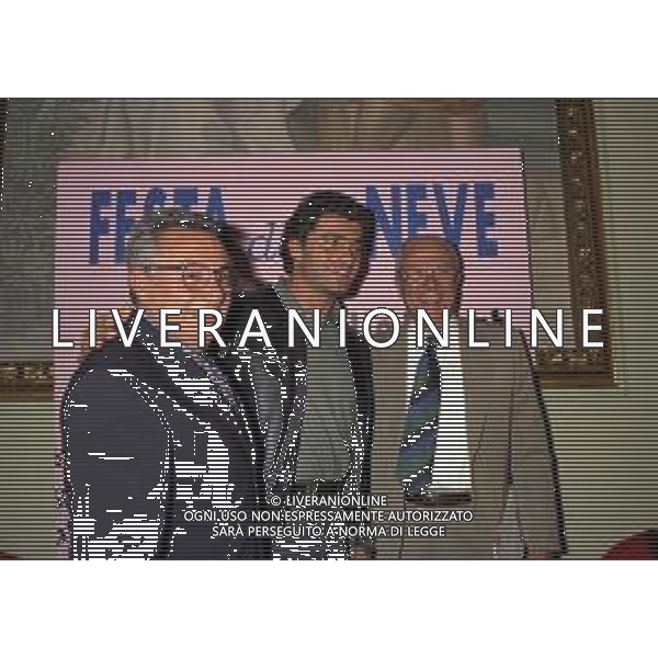 1996 MILANO FESTA DELLA NEVE ORGANIZZATA DALLA GAZZETTA DELLO SPORT NELLA FOTO ALBERTO TOMBA CON CANDIDO CANNAVO\'------------- AG ALDO LIVERANI SAS