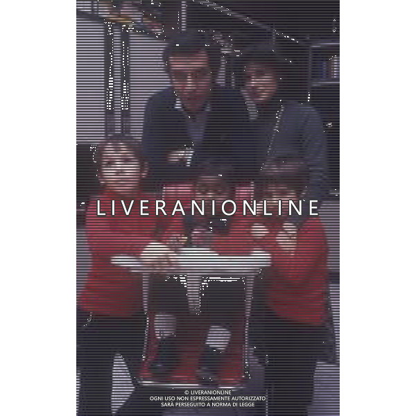 RETROSPETTIVA ALBERTO BIGON CALCIATORE E ALLENATORE NELLA FOTO ALBERTO BIGON CON LA FAMIGLIA AG ALDO LIVERANI SAS