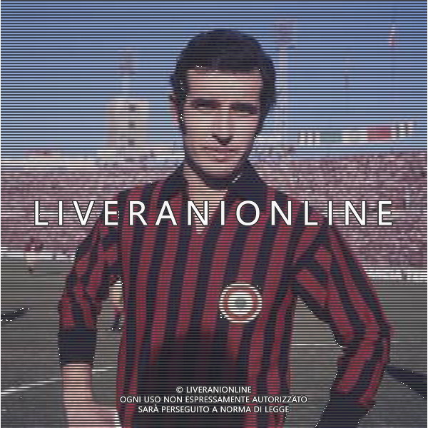 RETROSPETTIVA ALBERTO BIGON CALCIATORE E ALLENATORE NELLA FOTO ALBERTO BIGON CON LA MAGLIA DEL MILAN AG ALDO LIVERANI SAS