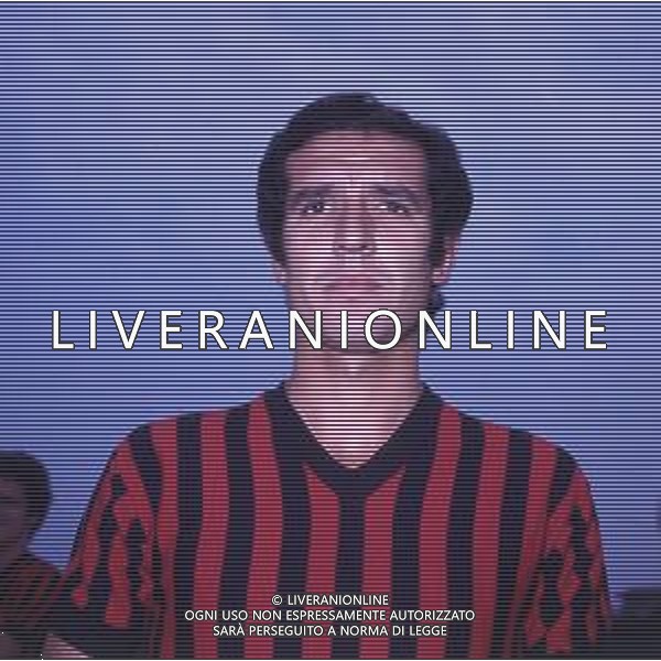 RETROSPETTIVA ALBERTO BIGON CALCIATORE E ALLENATORE NELLA FOTO ALBERTO BIGON CON LA MAGLIA DEL MILAN AG ALDO LIVERANI SAS