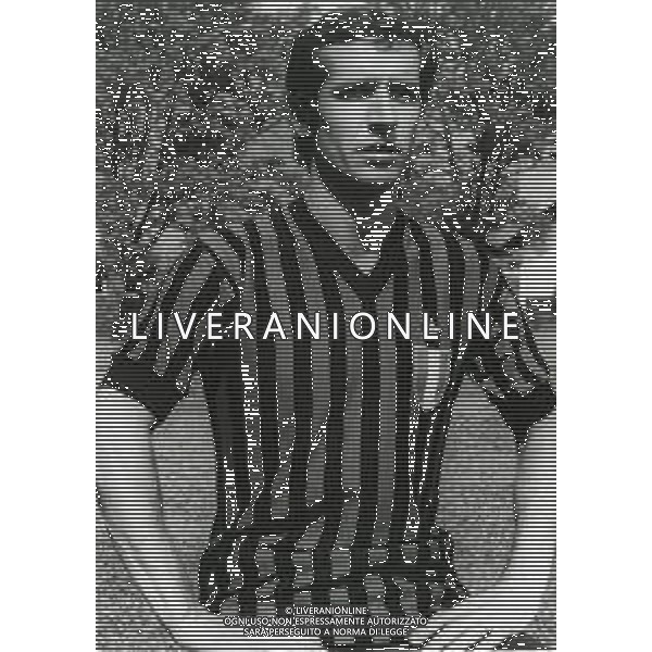 RETROSPETTIVA ALBERTO BIGON CALCIATORE E ALLENATORE NELLA FOTO ALBERTO BIGON CON LA MAGLIA DEL MILAN AG ALDO LIVERANI SAS