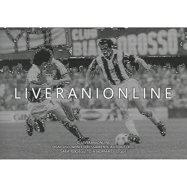 RETROSPETTIVA ALBERTO BIGON CALCIATORE E ALLENATORE NELLA FOTO ALBERTO BIGON CON LA MAGLIA DEL VICENZA CALCIO AG ALDO LIVERANI SAS