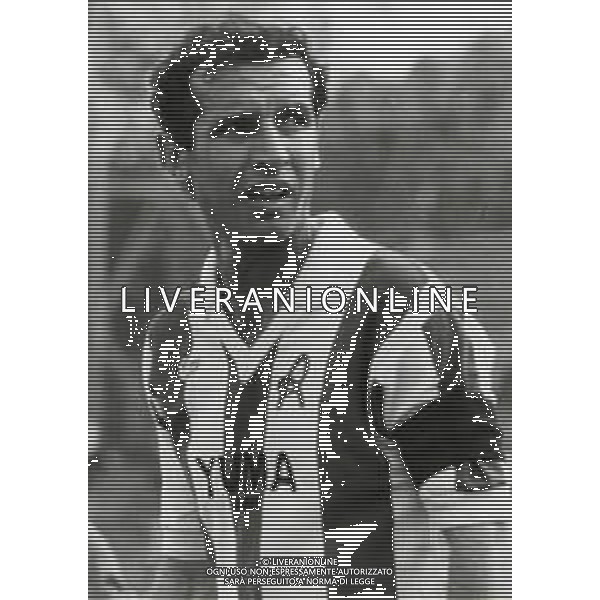 RETROSPETTIVA ALBERTO BIGON CALCIATORE E ALLENATORE NELLA FOTO ALBERTO BIGON CON LA MAGLIA DEL VICENZA CALCIO AG ALDO LIVERANI SAS