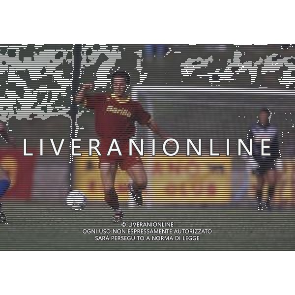 RETROSPETTIVA LUIGI GARZJA CALCIATORE NELLA FOTO LUIGI GARZJA CON LA MAGLIA DELLA ROMA CALCIO AG ALDO LIVERANI SAS