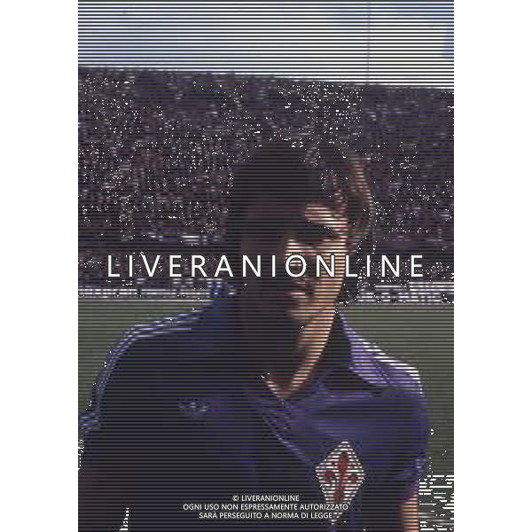 RETROSPETTIVA DANIEL BERTONI CALCIATORE NELLA FOTO DANIEL BERTONI CON LA MAGLIA DELLA FIORENTINA AG ALDO LIVERANI SAS