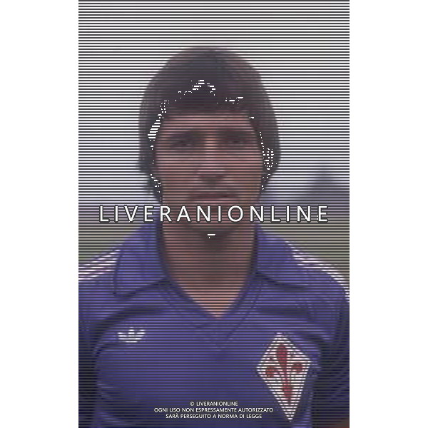 RETROSPETTIVA DANIEL BERTONI CALCIATORE NELLA FOTO DANIEL BERTONI CON LA MAGLIA DELLA FIORENTINA AG ALDO LIVERANI SAS