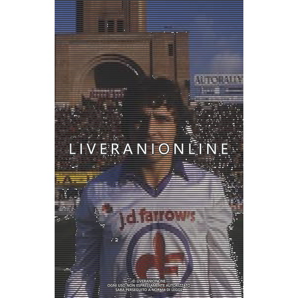 RETROSPETTIVA DANIEL BERTONI CALCIATORE NELLA FOTO DANIEL BERTONI CON LA MAGLIA DELLA FIORENTINA AG ALDO LIVERANI SAS
