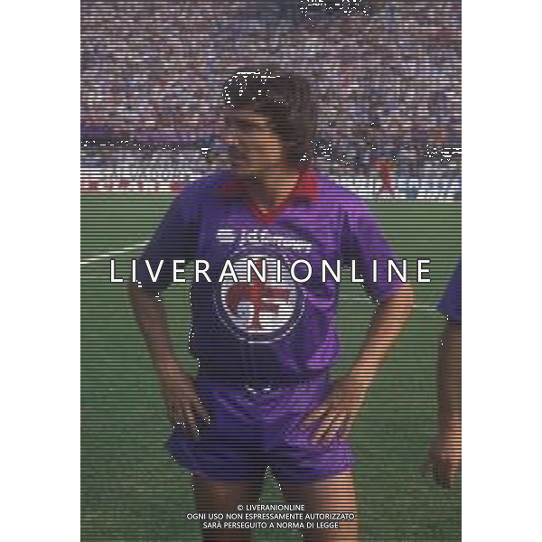 RETROSPETTIVA DANIEL BERTONI CALCIATORE NELLA FOTO DANIEL BERTONI CON LA MAGLIA DELLA FIORENTINA AG ALDO LIVERANI SAS