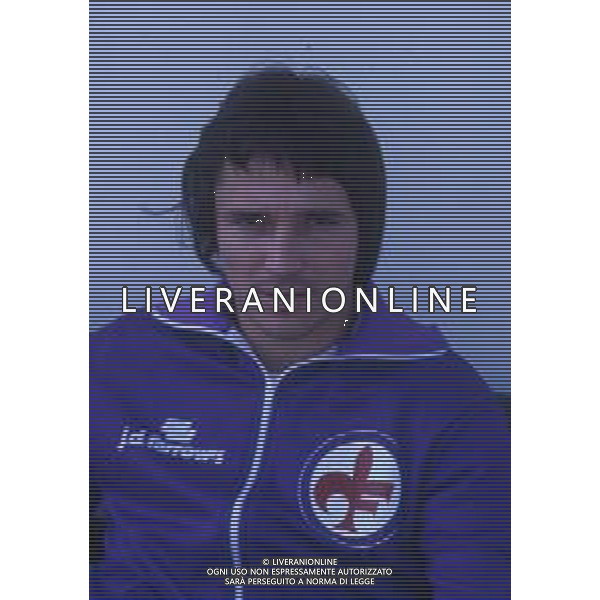 RETROSPETTIVA DANIEL BERTONI CALCIATORE NELLA FOTO DANIEL BERTONI CON LA MAGLIA DELLA FIORENTINA AG ALDO LIVERANI SAS