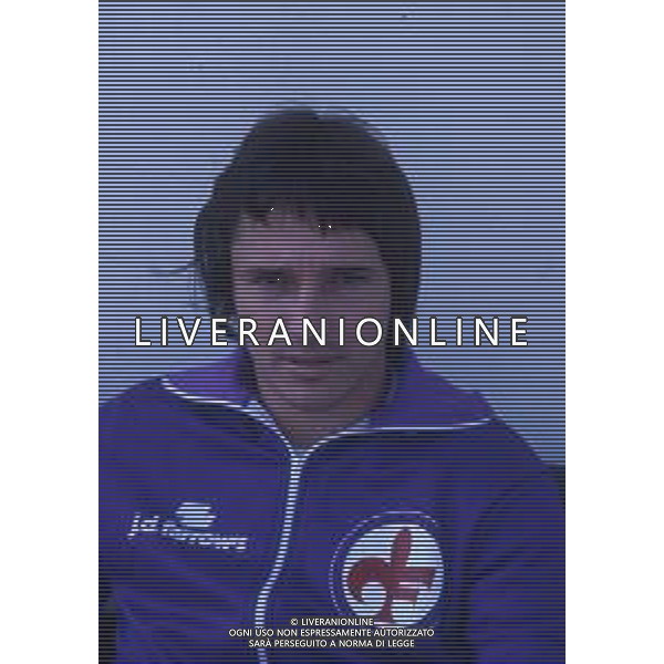 RETROSPETTIVA DANIEL BERTONI CALCIATORE NELLA FOTO DANIEL BERTONI CON LA MAGLIA DELLA FIORENTINA AG ALDO LIVERANI SAS