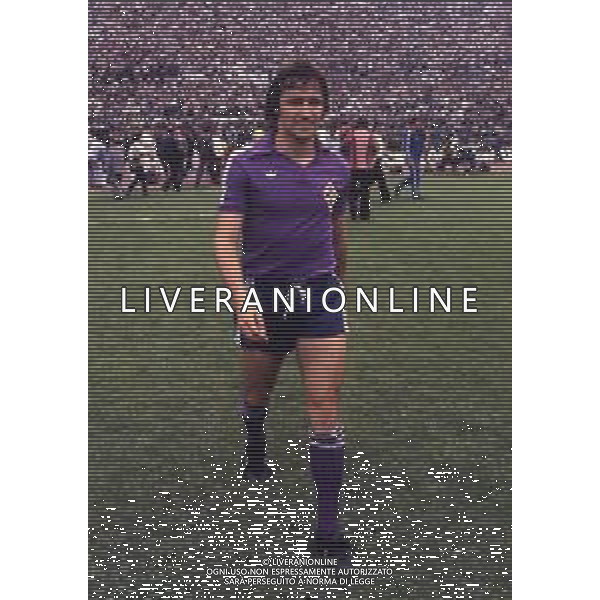 RETROSPETTIVA DANIEL BERTONI CALCIATORE NELLA FOTO DANIEL BERTONI CON LA MAGLIA DELLA FIORENTINA AG ALDO LIVERANI SAS