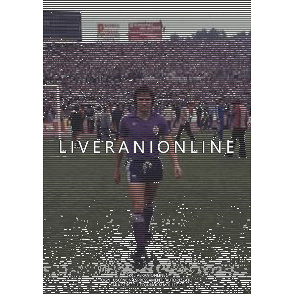 RETROSPETTIVA DANIEL BERTONI CALCIATORE NELLA FOTO DANIEL BERTONI CON LA MAGLIA DELLA FIORENTINA AG ALDO LIVERANI SAS