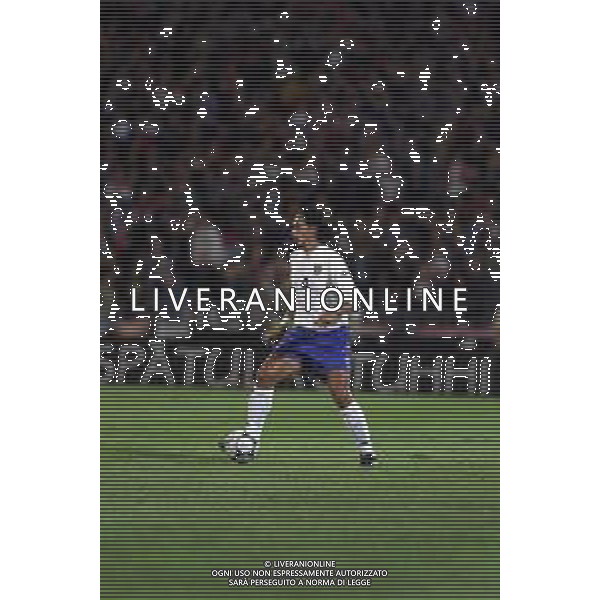 03-09-2000 QUALIFICAZIONI AI MONDIALI- BUDAPEST NEPSTADION UNGHERIA ITALIA 2-2 NELLA FOTO DEMETRIO ALBERTINI AG ALDO LIVERANI SAS