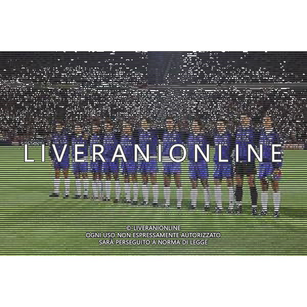 03-09-2000 QUALIFICAZIONI AI MONDIALI- BUDAPEST NEPSTADION UNGHERIA ITALIA 2-2 NELLA FOTO FORMA ZIONE ITALIA DA SIN. FILIPPO INZAGHI-FABIO CANNAVARO-ALESSANDRO DEL PIERO-STEFANO FIORE-FRANCESCO TOTTI-MARK IULIANO-ALESSANDRO NESTA-DEMETRIO ALBERTINO-GIANLUCA ZAMBROTTA-FRANCESCO TOLDO E PAOLO MALDINI AG ALDO LIVERANI SAS