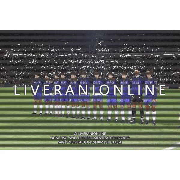 03-09-2000 QUALIFICAZIONI AI MONDIALI- BUDAPEST NEPSTADION UNGHERIA ITALIA 2-2 NELLA FOTO FORMA ZIONE ITALIA DA SIN. FILIPPO INZAGHI-FABIO CANNAVARO-ALESSANDRO DEL PIERO-STEFANO FIORE-FRANCESCO TOTTI-MARK IULIANO-ALESSANDRO NESTA-DEMETRIO ALBERTINO-GIANLUCA ZAMBROTTA-FRANCESCO TOLDO E PAOLO MALDINI AG ALDO LIVERANI SAS