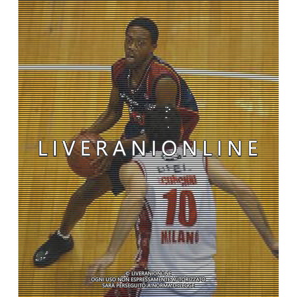 2003 MILANO CAMPIONATO DI BASKET BREIL MILANO LOTTOMATICA ROMA NELLA FOTO Doremus Bennerman AG ALDO LIVERANI SAS