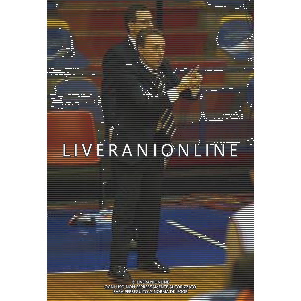 2003 MILANO CAMPIONATO DI BASKET BREIL MILANO LOTTOMATICA ROMA NELLA FOTO PIERO BUCCHI ALLENATORE LOTTOMATICA ROMA AG ALDO LIVERANI SAS