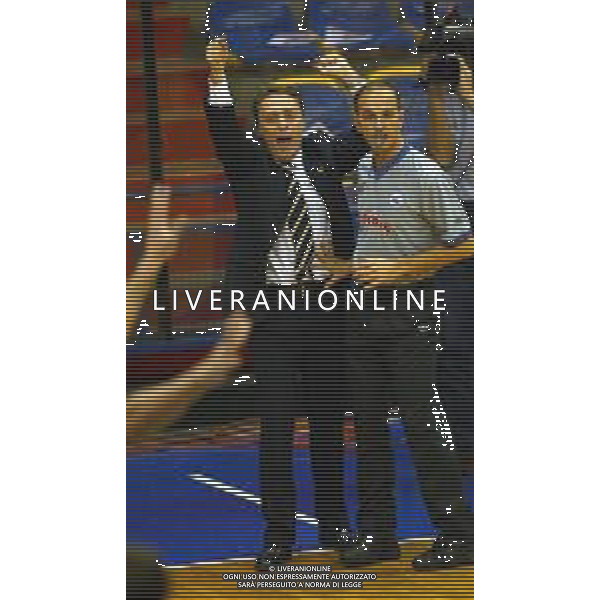 2003 MILANO CAMPIONATO DI BASKET BREIL MILANO LOTTOMATICA ROMA NELLA FOTO PIERO BUCCHI ALLENATORE LOTTOMATICA ROMA AG ALDO LIVERANI SAS