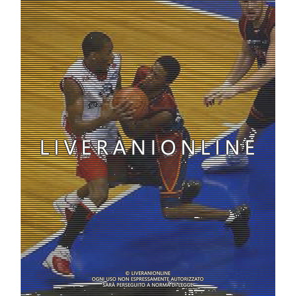 2003 MILANO CAMPIONATO DI BASKET BREIL MILANO LOTTOMATICA ROMA NELLA FOTO COOPER AG ALDO LIVERANI SAS