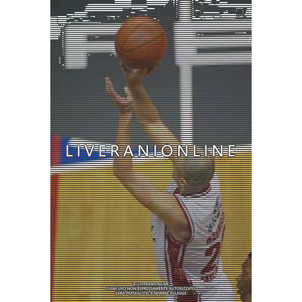 2003 MILANO CAMPIONATO DI BASKET BREIL MILANO LOTTOMATICA ROMA NELLA FOTO Petar Naumoski AG ALDO LIVERANI SAS