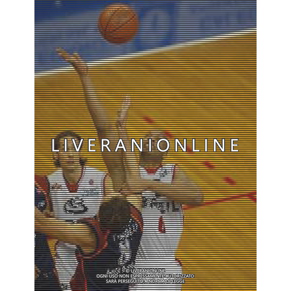 2003 MILANO CAMPIONATO DI BASKET BREIL MILANO LOTTOMATICA ROMA NELLA FOTO ROD SELLERS AG ALDO LIVERANI SAS