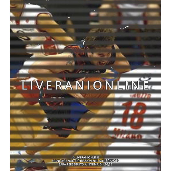 2003 MILANO CAMPIONATO DI BASKET BREIL MILANO LOTTOMATICA ROMA NELLA FOTO MARKO TUSEK AG ALDO LIVERANI SAS